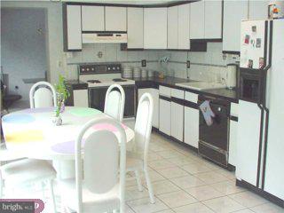 796 Cliff Road Bensalem, PA 19020 - Photo 3 of 6 Gallery Image 3