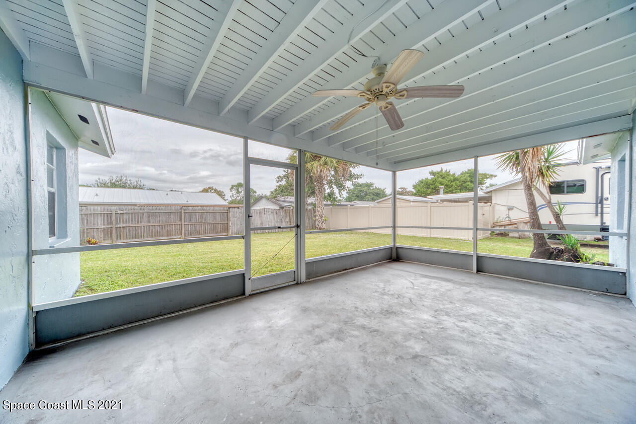 553 Edward Road West Melbourne, FL 32904 - Photo 6 of 26 a view of an empty room with window