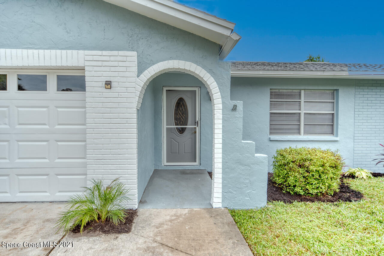 553 Edward Road West Melbourne, FL 32904 - Photo 10 of 26 a front view of a house