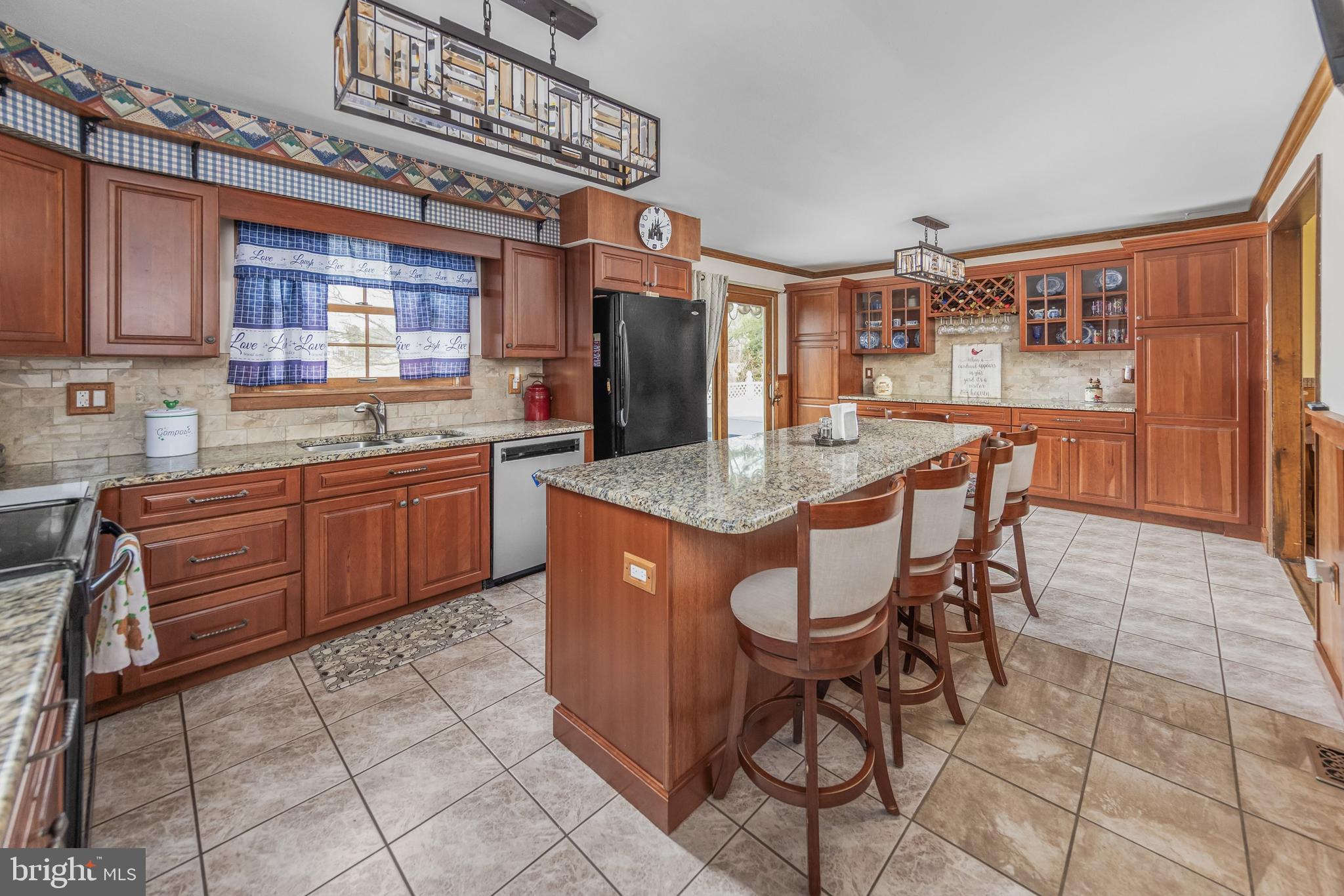 54 Vestry Road Swedesboro, NJ 08085 - Photo 38 of 59 Remodeled Kitchen