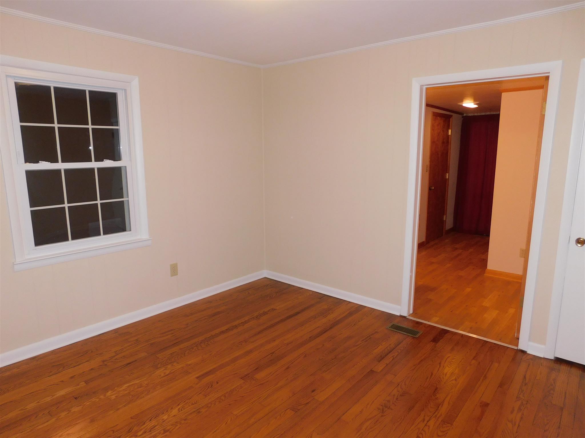 206 Ragan Street Tullahoma, TN 37388 - Photo 15 of 24 Master bedroom