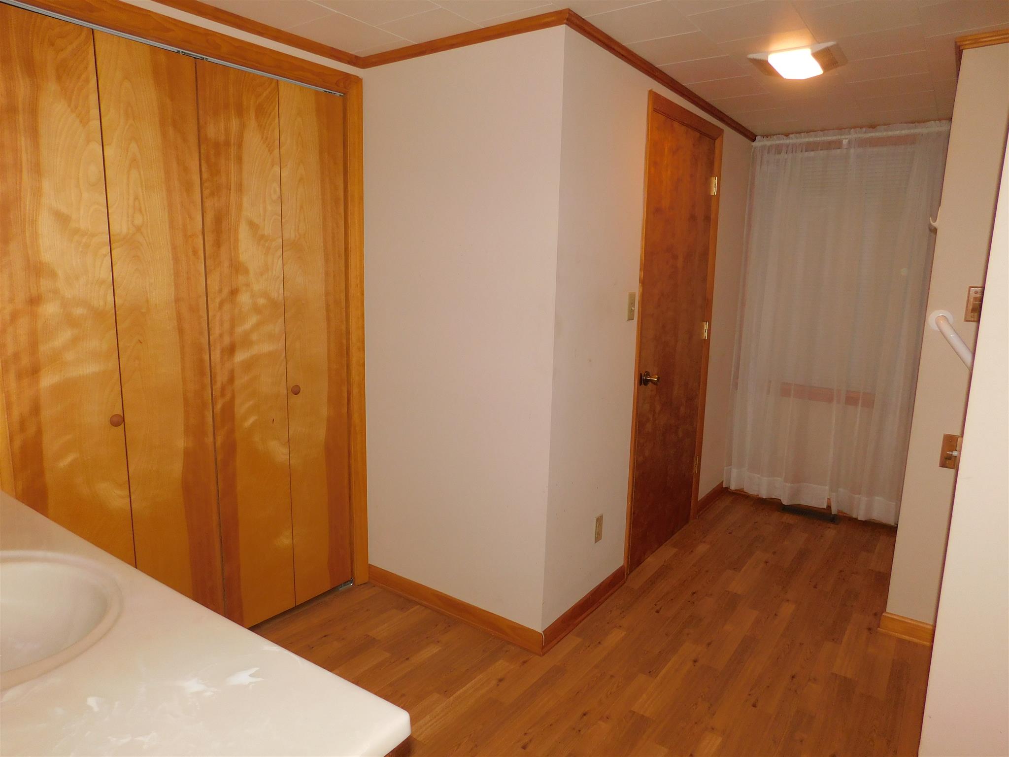 206 Ragan Street Tullahoma, TN 37388 - Photo 19 of 24 Extra closet in master bath.