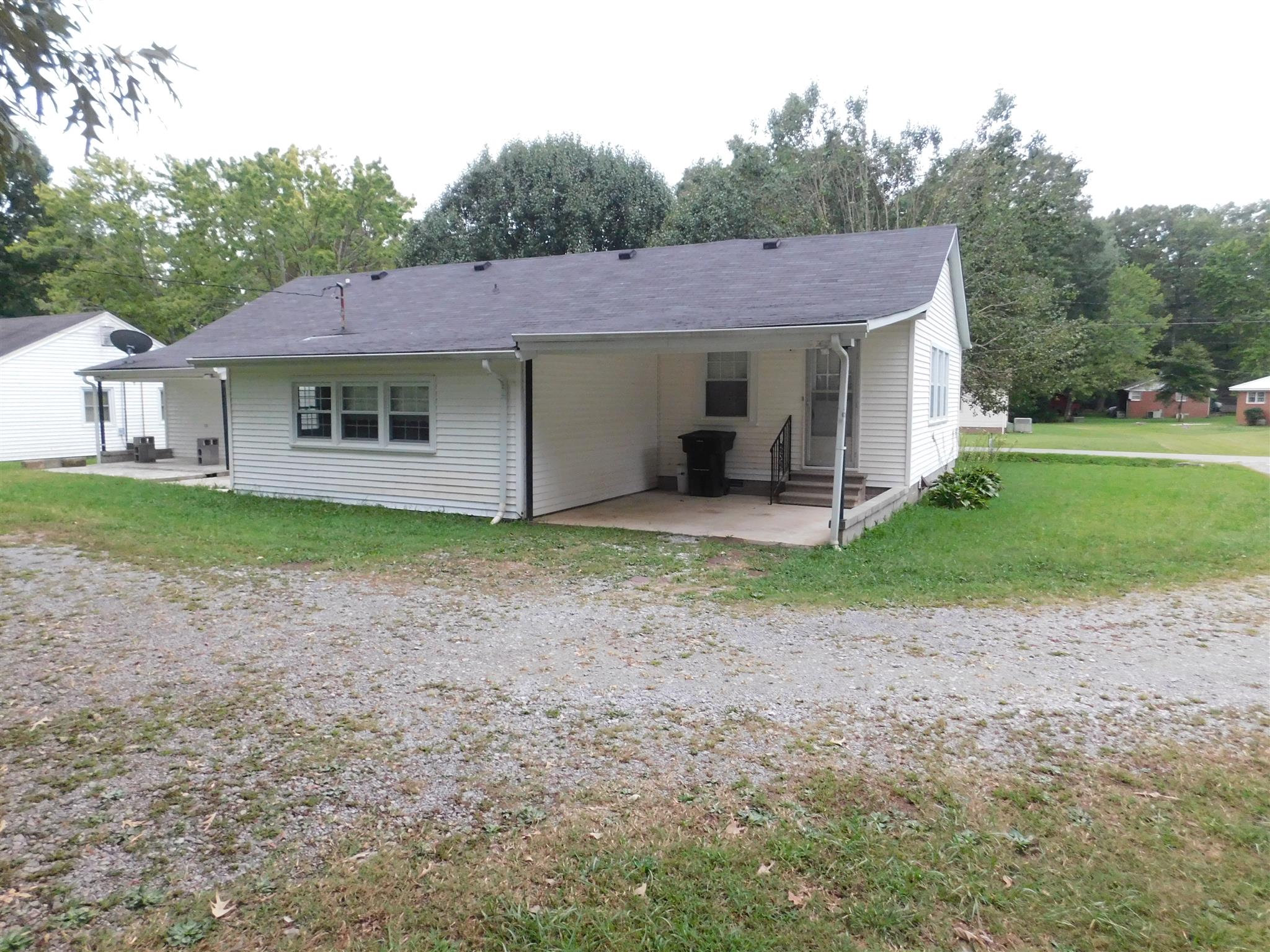 206 Ragan Street Tullahoma, TN 37388 - Photo 3 of 24 Carport in back of house.