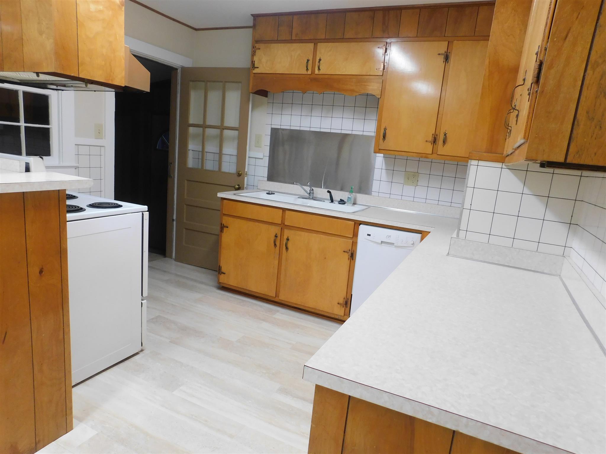 206 Ragan Street Tullahoma, TN 37388 - Photo 10 of 24 Another view of kitchen