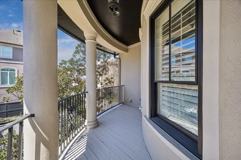 $799,000 | 102 Vieux Carre Drive, Houston, TX 77009