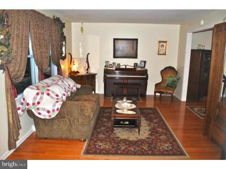 1295 Grove Road West Chester, PA 19380 - Photo 6 of 18 Living Room