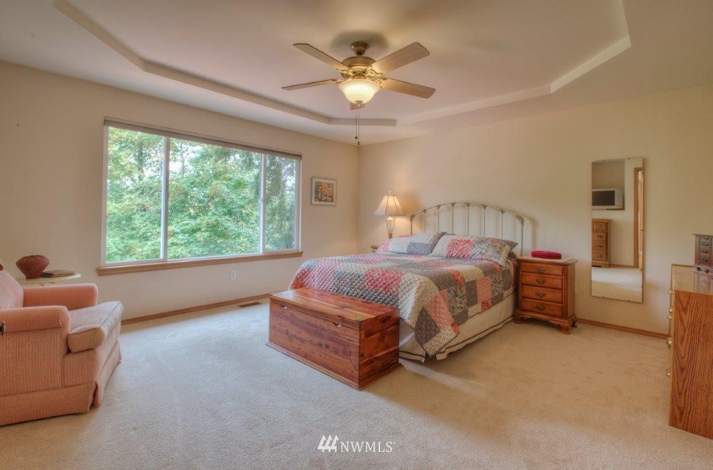 2018 Northeast 28th Place Renton, WA 98056 - Photo 11 of 19