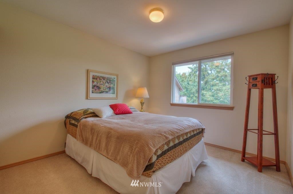 2018 Northeast 28th Place Renton, WA 98056 - Photo 14 of 19