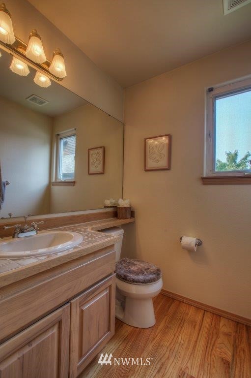 2018 Northeast 28th Place Renton, WA 98056 - Photo 9 of 19