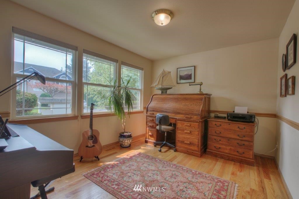 2018 Northeast 28th Place Renton, WA 98056 - Photo 10 of 19