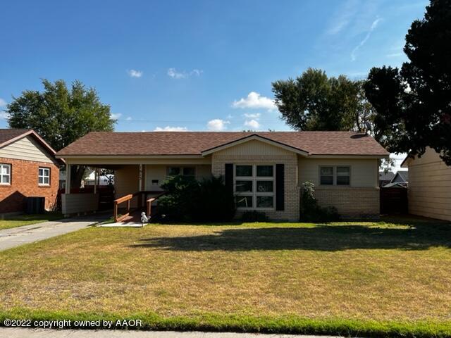 1613 South Colgate Street Perryton, TX 79070 - Photo 1 of 18 1