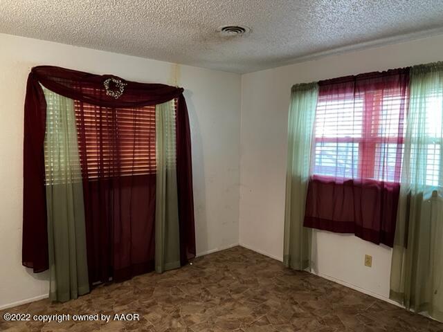 1613 South Colgate Street Perryton, TX 79070 - Photo 13 of 18 12