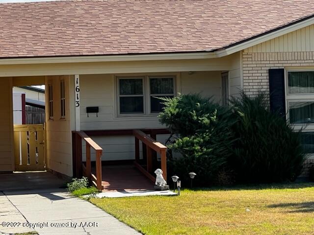 1613 South Colgate Street Perryton, TX 79070 - Photo 2 of 18 2