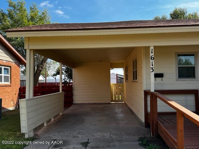 1613 South Colgate Street Perryton, TX 79070 - Photo 4 of 18 3-1