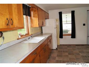 807 Stiening Street Waterloo, IL 62298 - Photo 9 of 24 Gallery Image 9