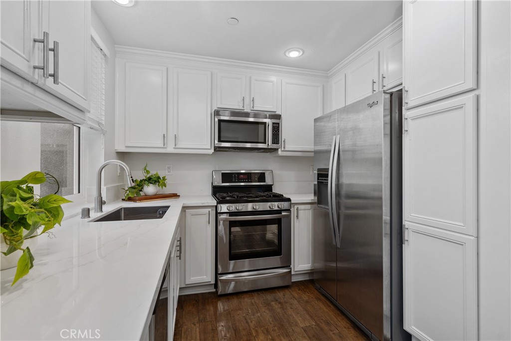 24 Valmont Way Ladera Ranch, CA 92694 - Photo 16 of 39 Gallery Image 16