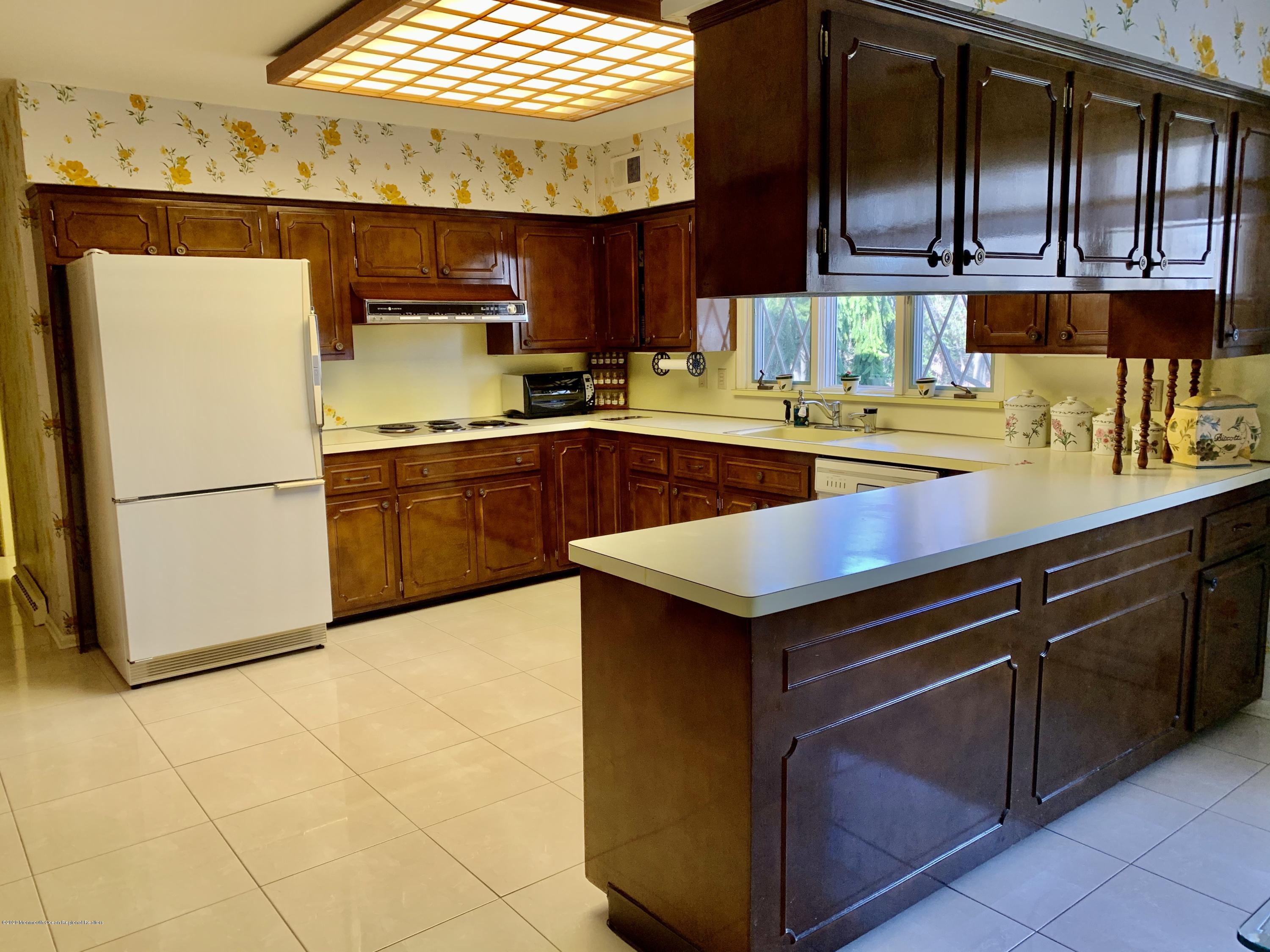 1 Woods End Road Rumson, NJ 07760 - Photo 15 of 48 15-Kitchen