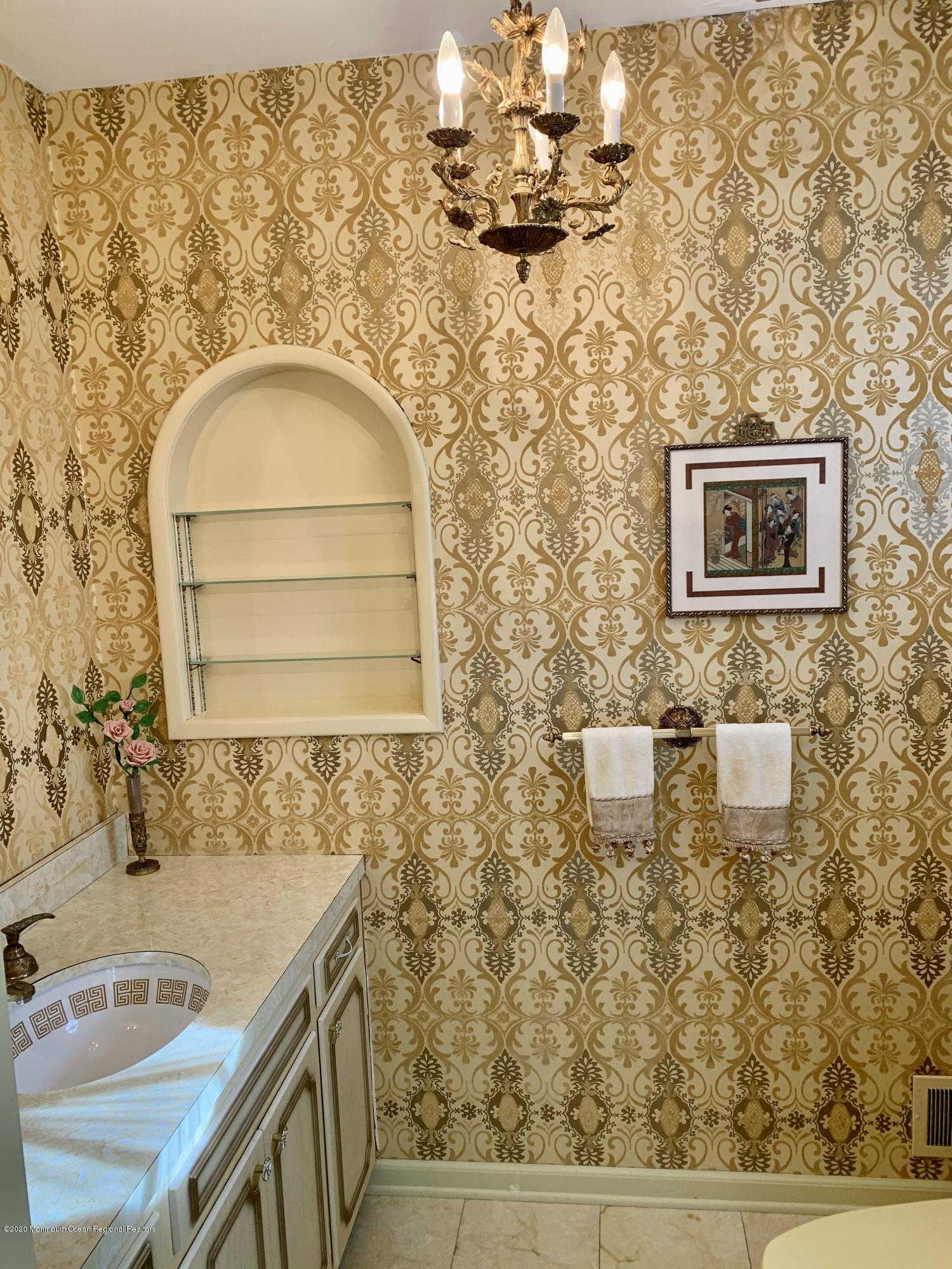 1 Woods End Road Rumson, NJ 07760 - Photo 19 of 48 19-Powder room