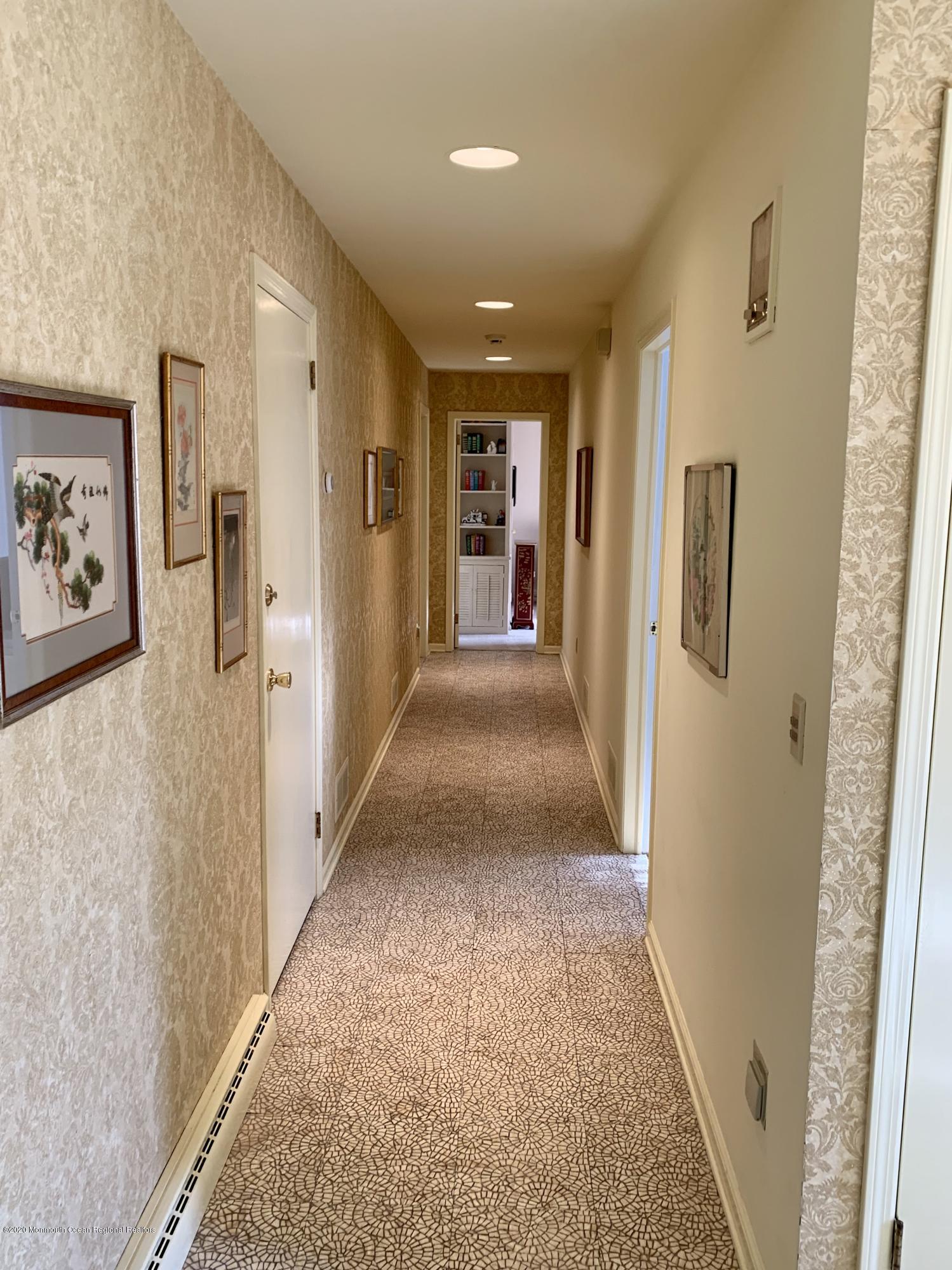 1 Woods End Road Rumson, NJ 07760 - Photo 20 of 48 20-Bedroom Hallway