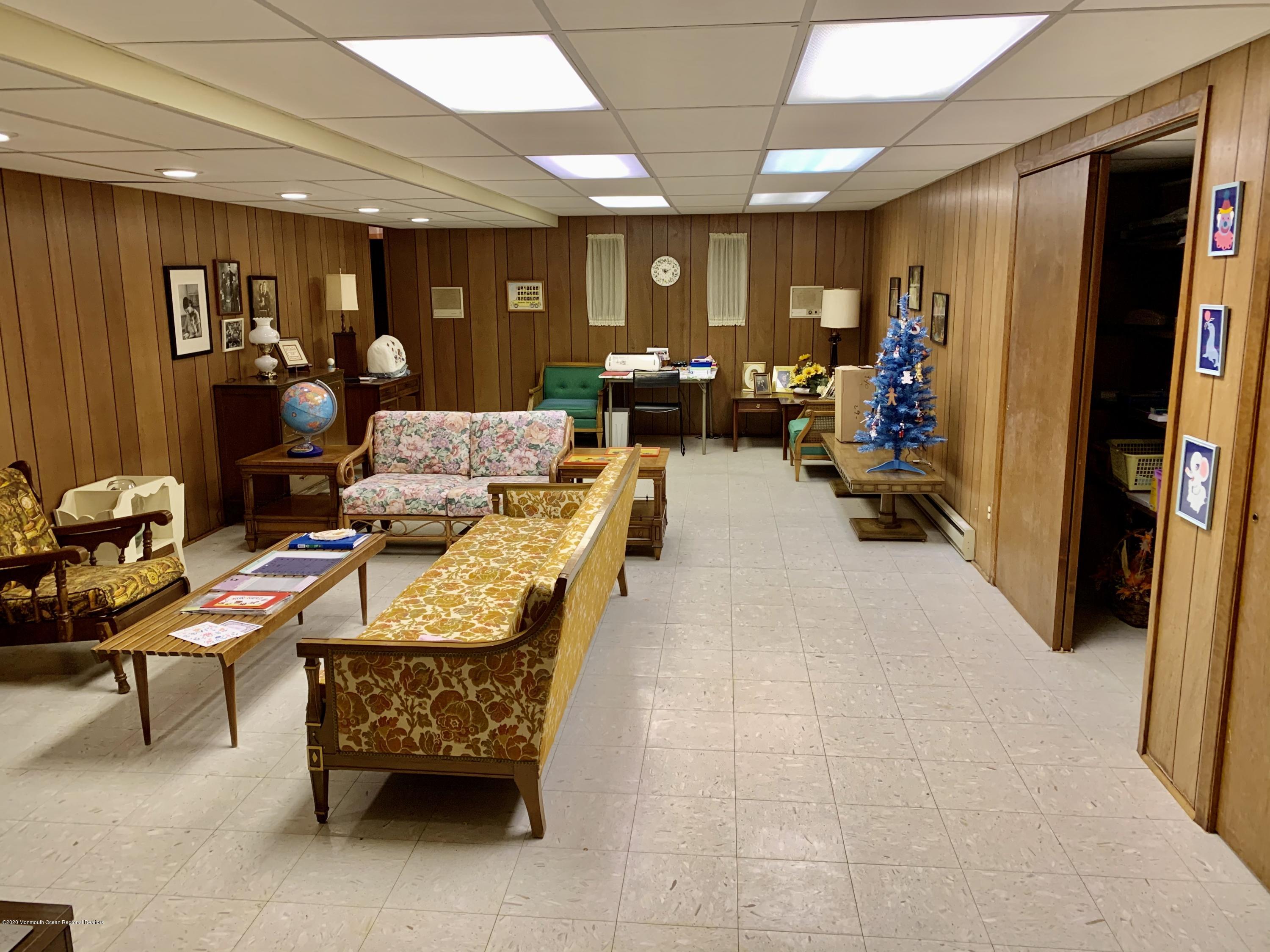 1 Woods End Road Rumson, NJ 07760 - Photo 32 of 48 31-Lower level rec room