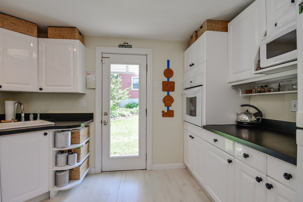 13 Terrace Road Natick, MA 01760 - Photo 7 of 15 Gallery Image 7