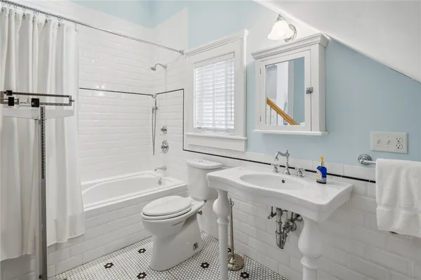 $1,999,900 | 7 Eagle Drive, Dartmouth, MA 02748