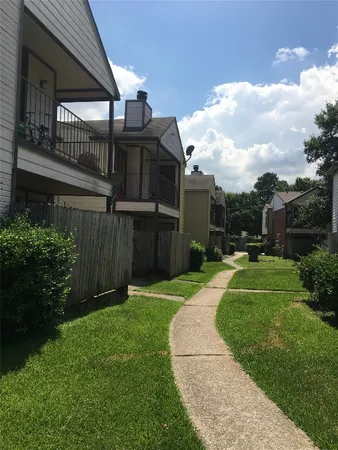 $975 | 13480 South Thorntree Drive, Unit 303, Houston, TX 77015