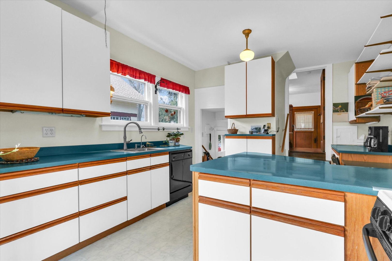 705 West Indiana Avenue Urbana, IL 61801 - Photo 18 of 36