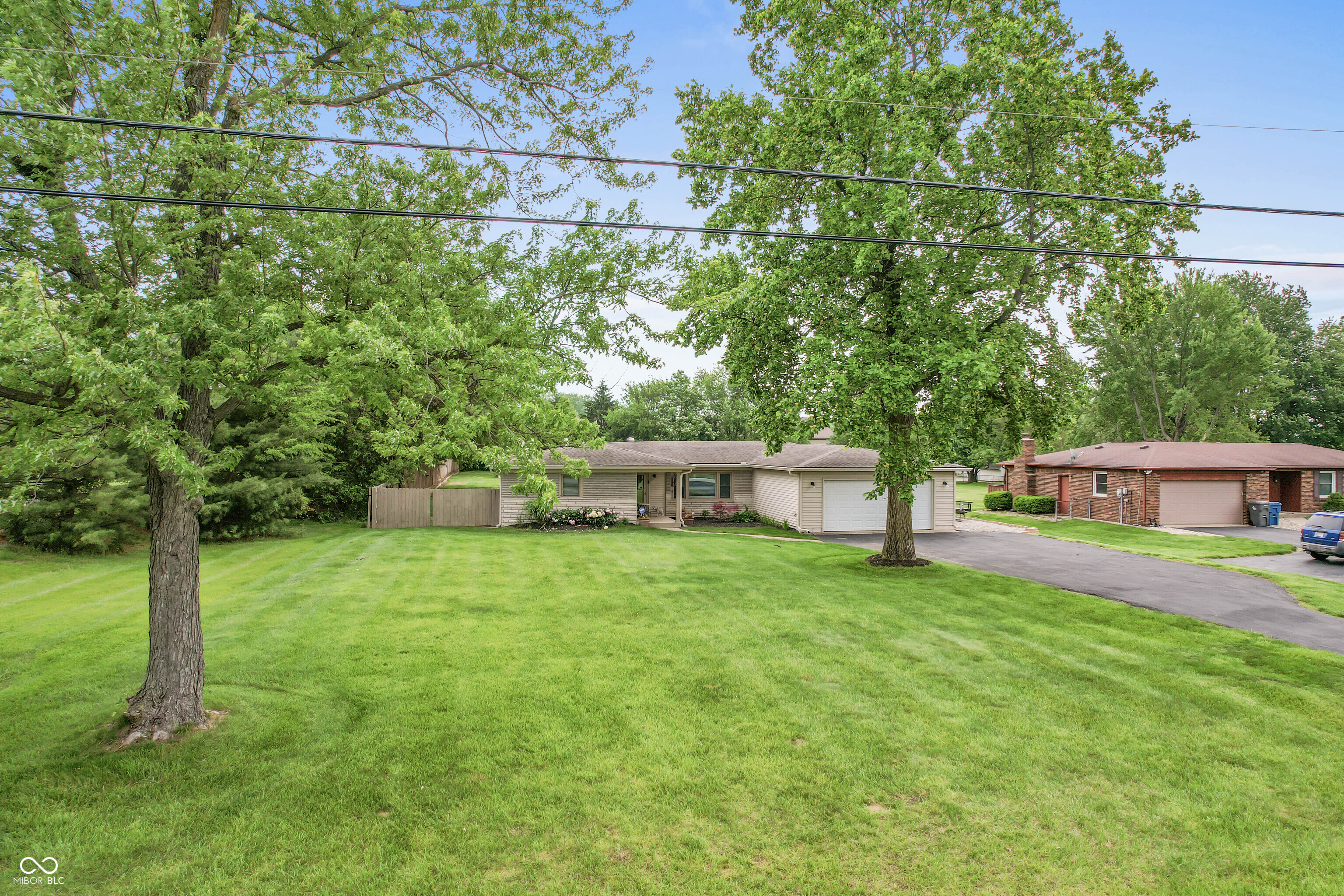 5421 Mendenhall Road Indianapolis, IN 46241 - Photo 2 of 19