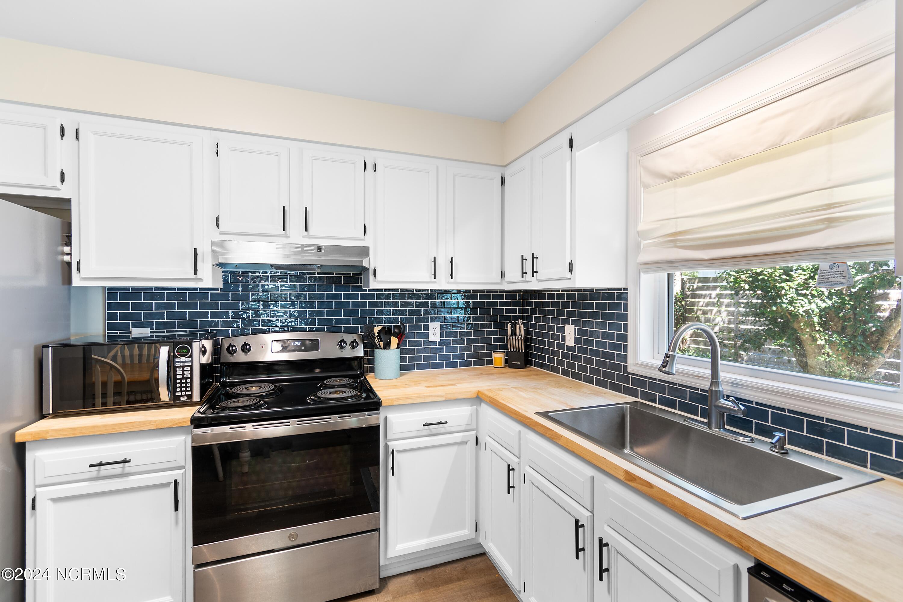 159 Northwest 3rd Street Oak Island, NC 28465 - Photo 18 of 65 159NWThirdSt - 16