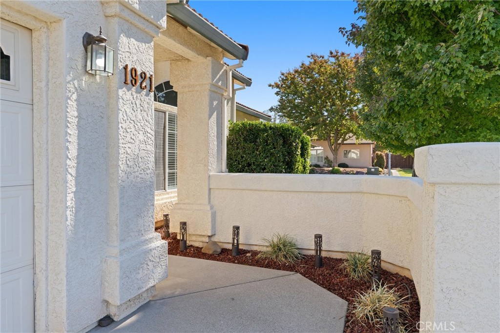 1921 Ascolano Way Chico, CA 95928 - Photo 33 of 42 a balcony view with a couch