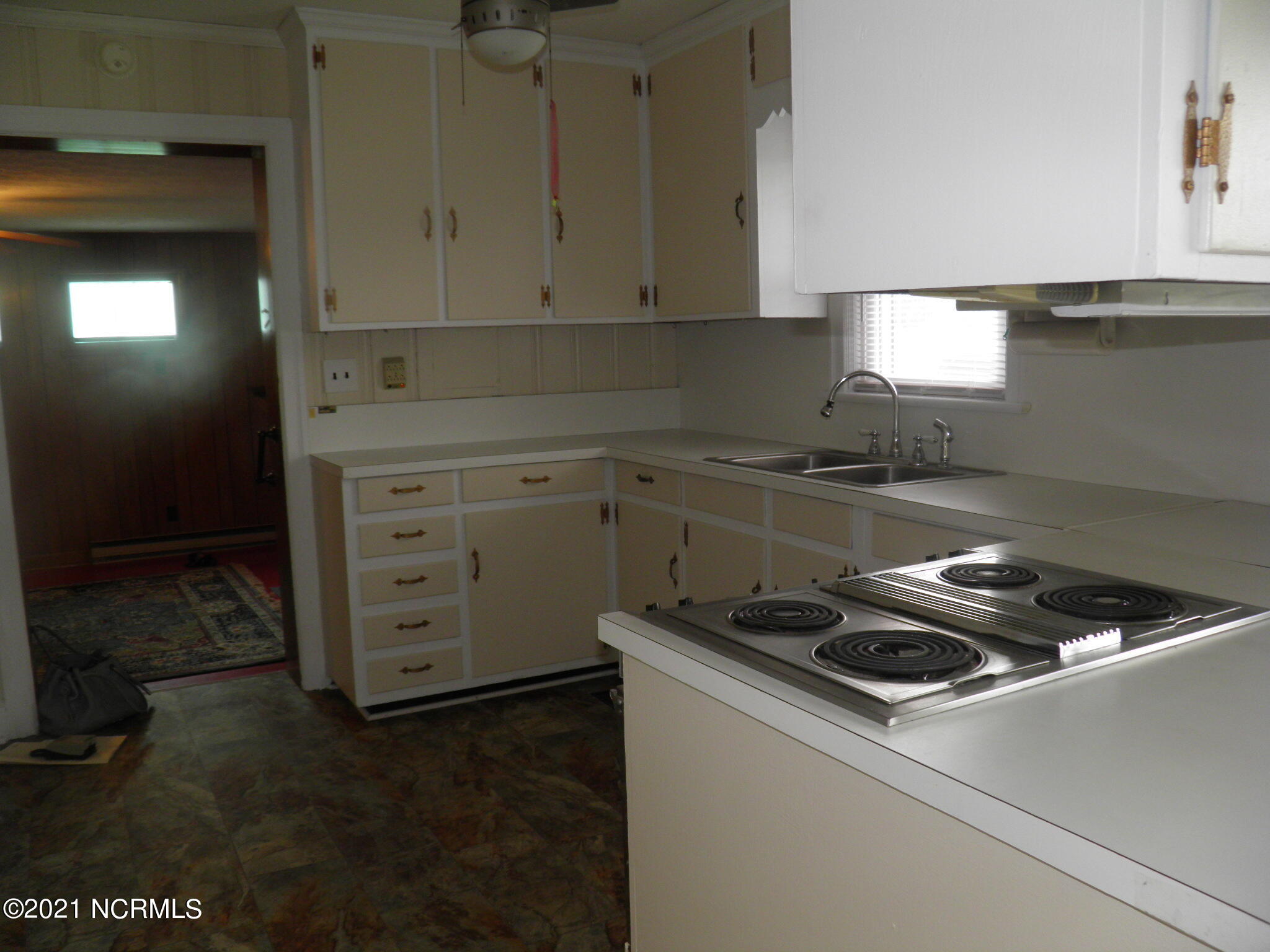 1305 Bethlehem Road Rocky Mount, NC 27803 - Photo 5 of 20 Kitchen