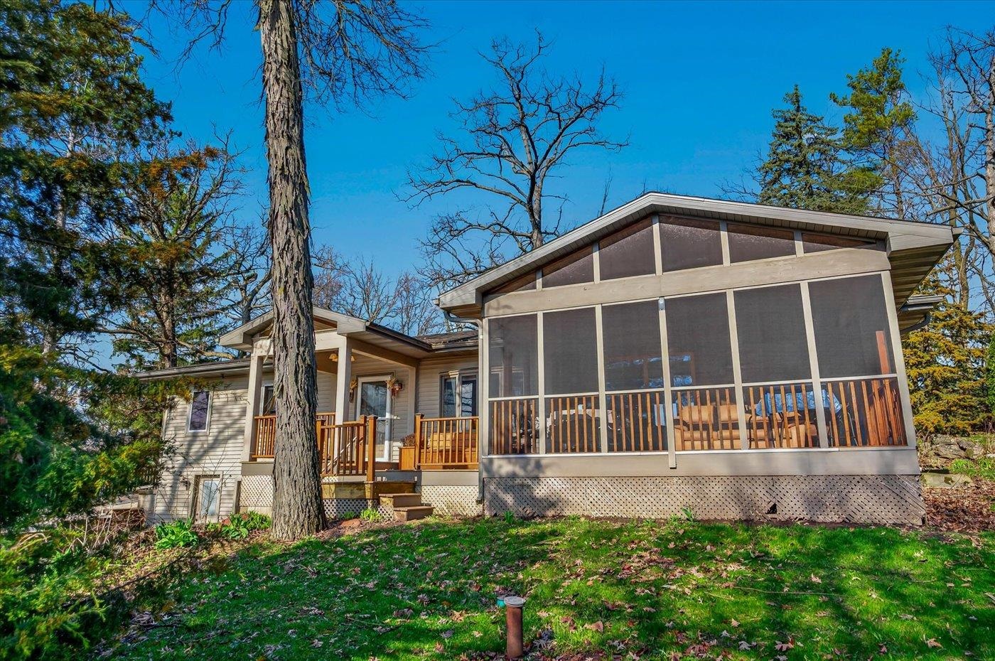 6097 Hellenbrand Road Waunakee, WI 53597 - Photo 3 of 58