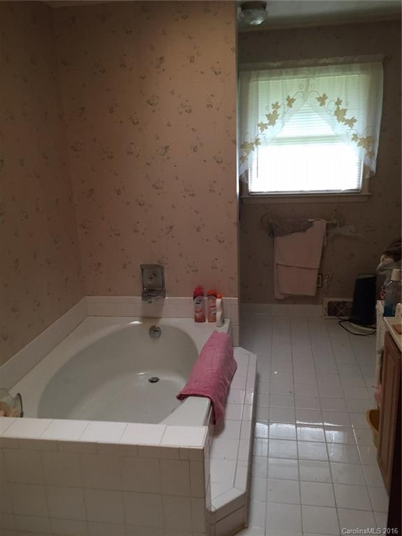 15-27 Reed Road Asheville, NC 28805 - Photo 8 of 8 Gallery Image 8