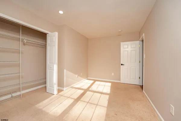 $1,950 | 558 London Court, Unit 558, Egg Harbor Township, NJ 08234