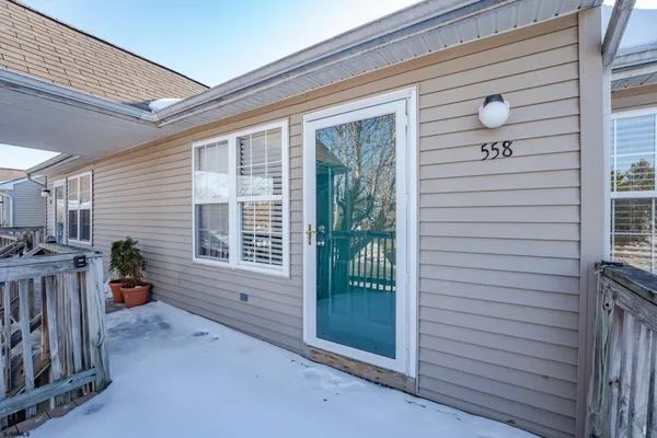$1,950 | 558 London Court, Unit 558, Egg Harbor Township, NJ 08234