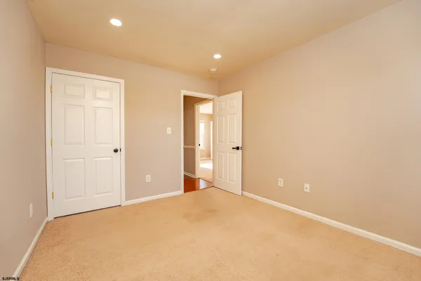 $1,950 | 558 London Court, Unit 558, Egg Harbor Township, NJ 08234