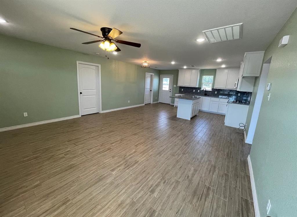109 Spruce Tree Court Poolville, TX 76487 - Photo 4 of 20