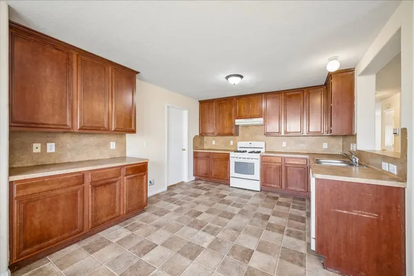 $1,998 | 20218 Stonegrove Court, Tomball, TX 77375