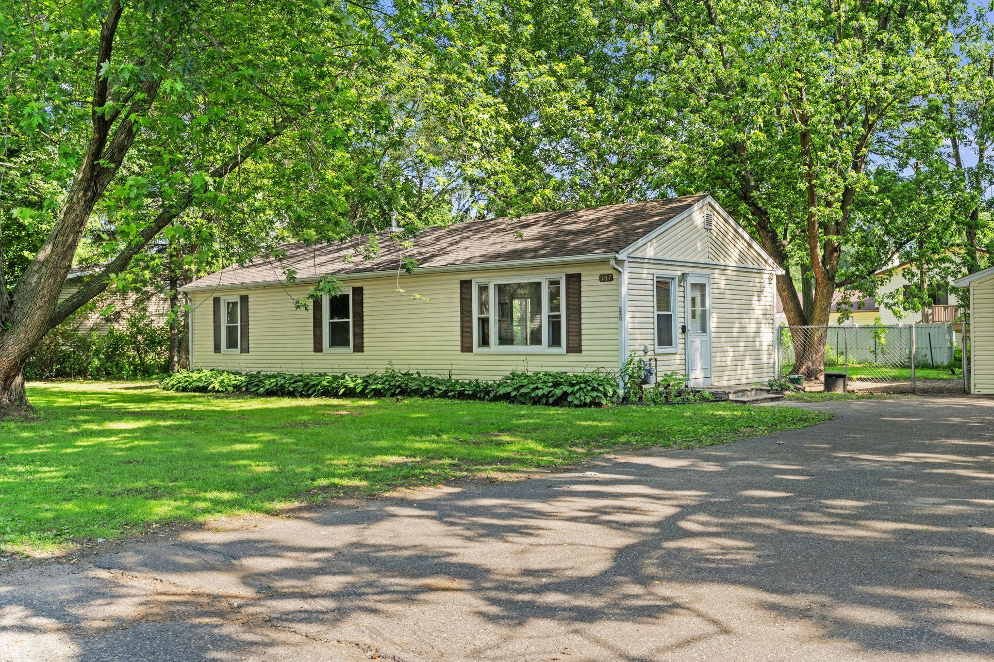 807 741/2th Ave North  