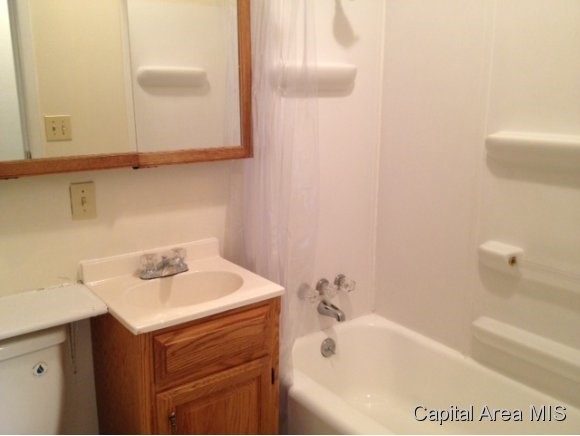 1611 Deerfield Road Chatham, IL 62629 - Photo 6 of 9 Gallery Image 6