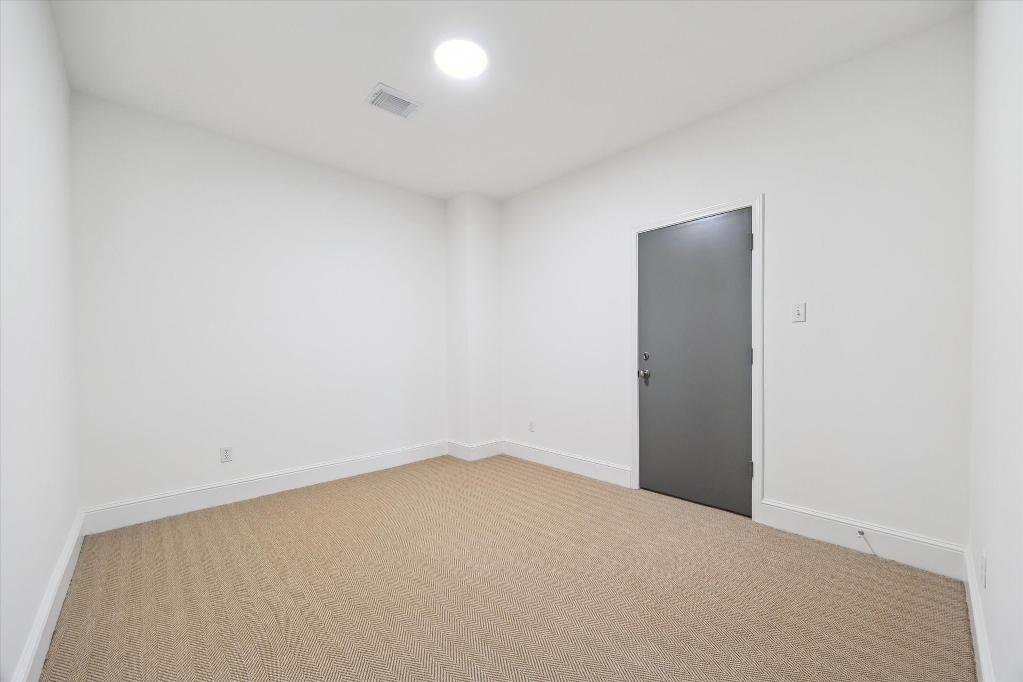 3958 West Alabama Street Houston, TX 77027 - Photo 24 of 30 Off the bedroom, there is a great bonus room! This would be a wonderful study or casual living space!