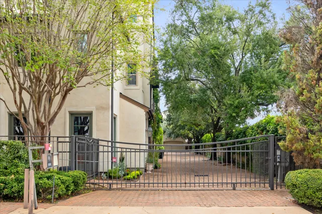 $1,035,000 | 3958 West Alabama Street, Houston, TX 77027