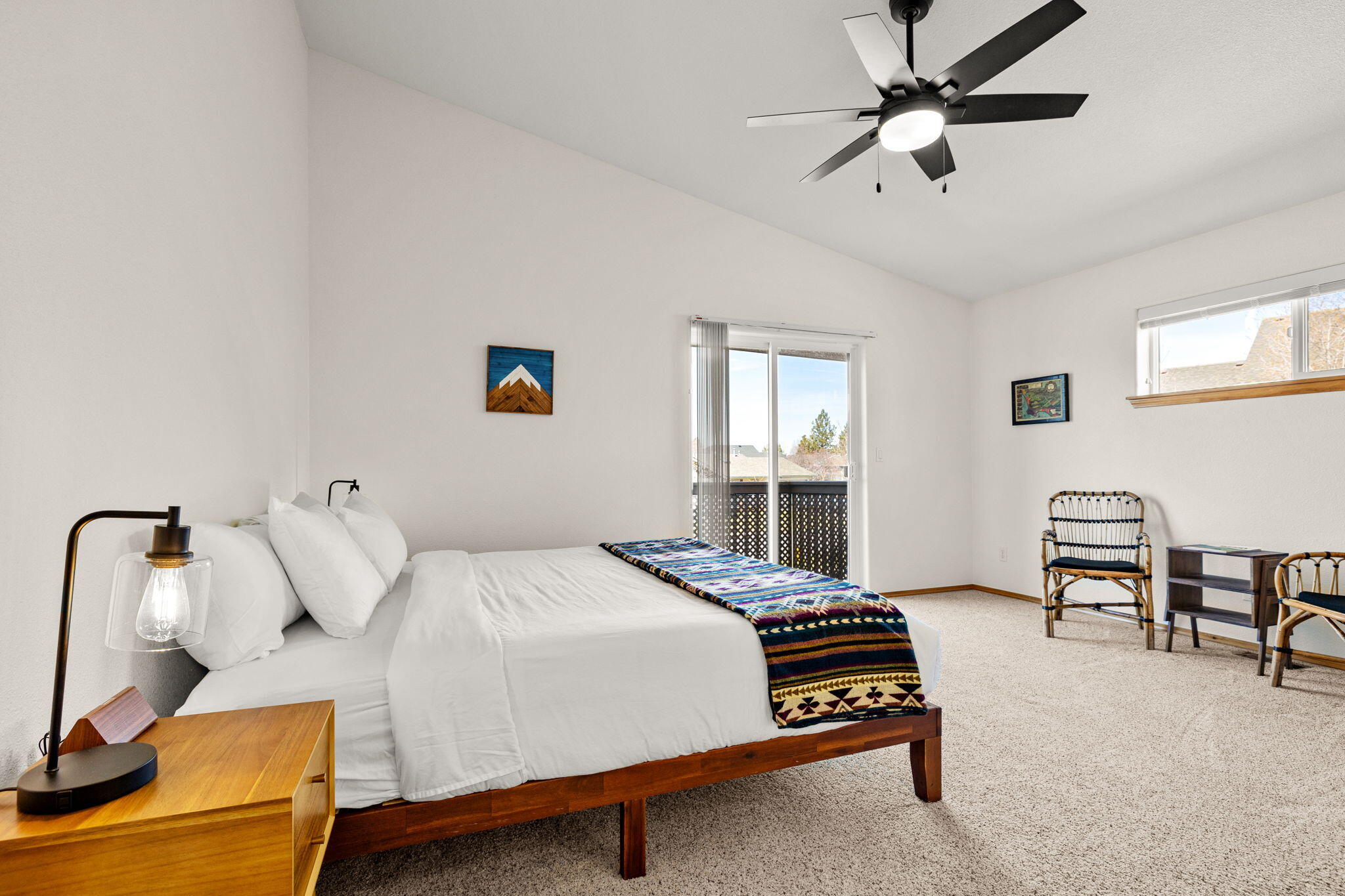 2902 Northeast Pinnacle Place Bend, OR 97701 - Photo 14 of 36 12-web-or-mls-Riley Visuals-24