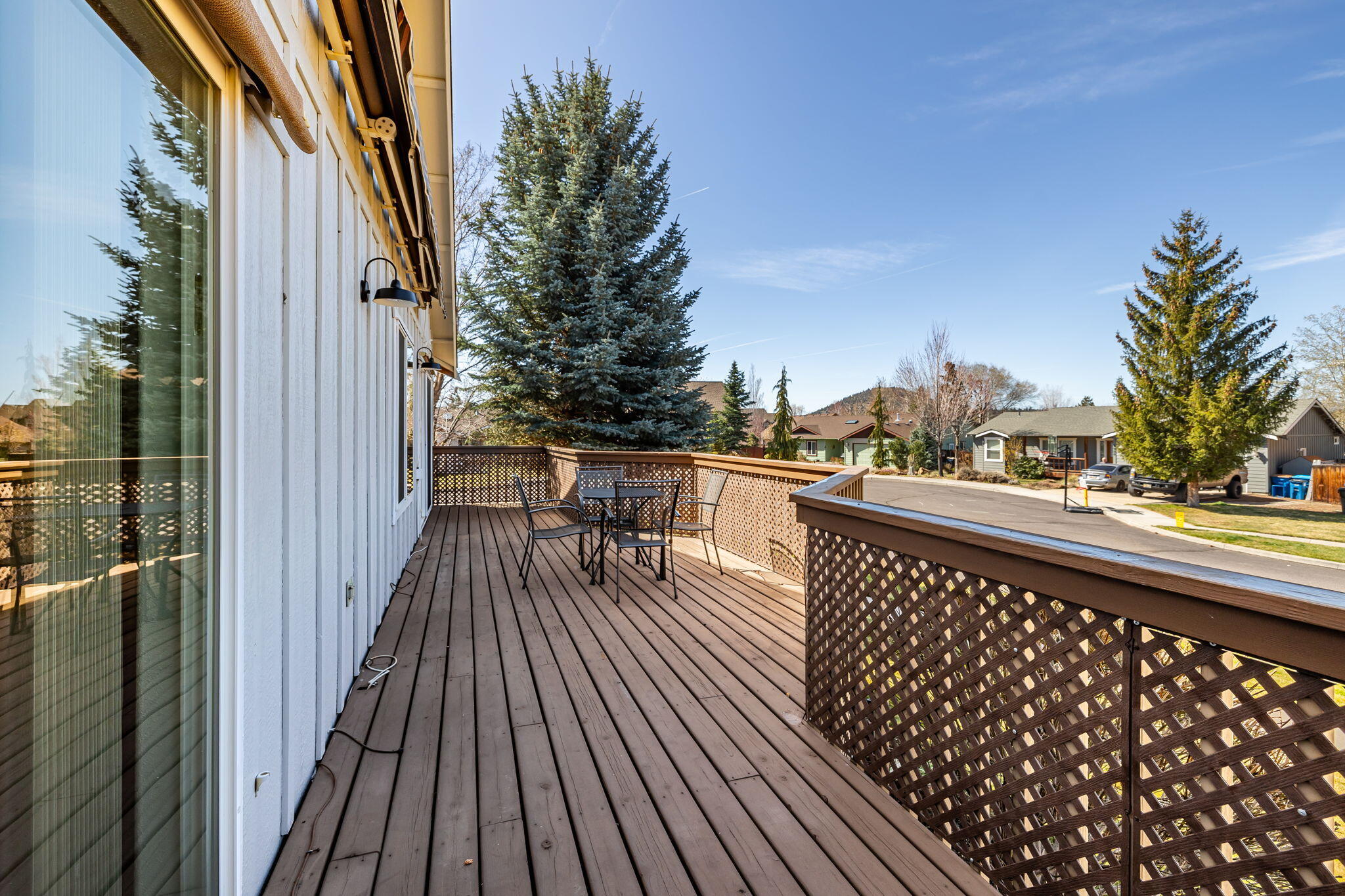2902 Northeast Pinnacle Place Bend, OR 97701 - Photo 32 of 36 36-web-or-mls-Riley Visuals-12