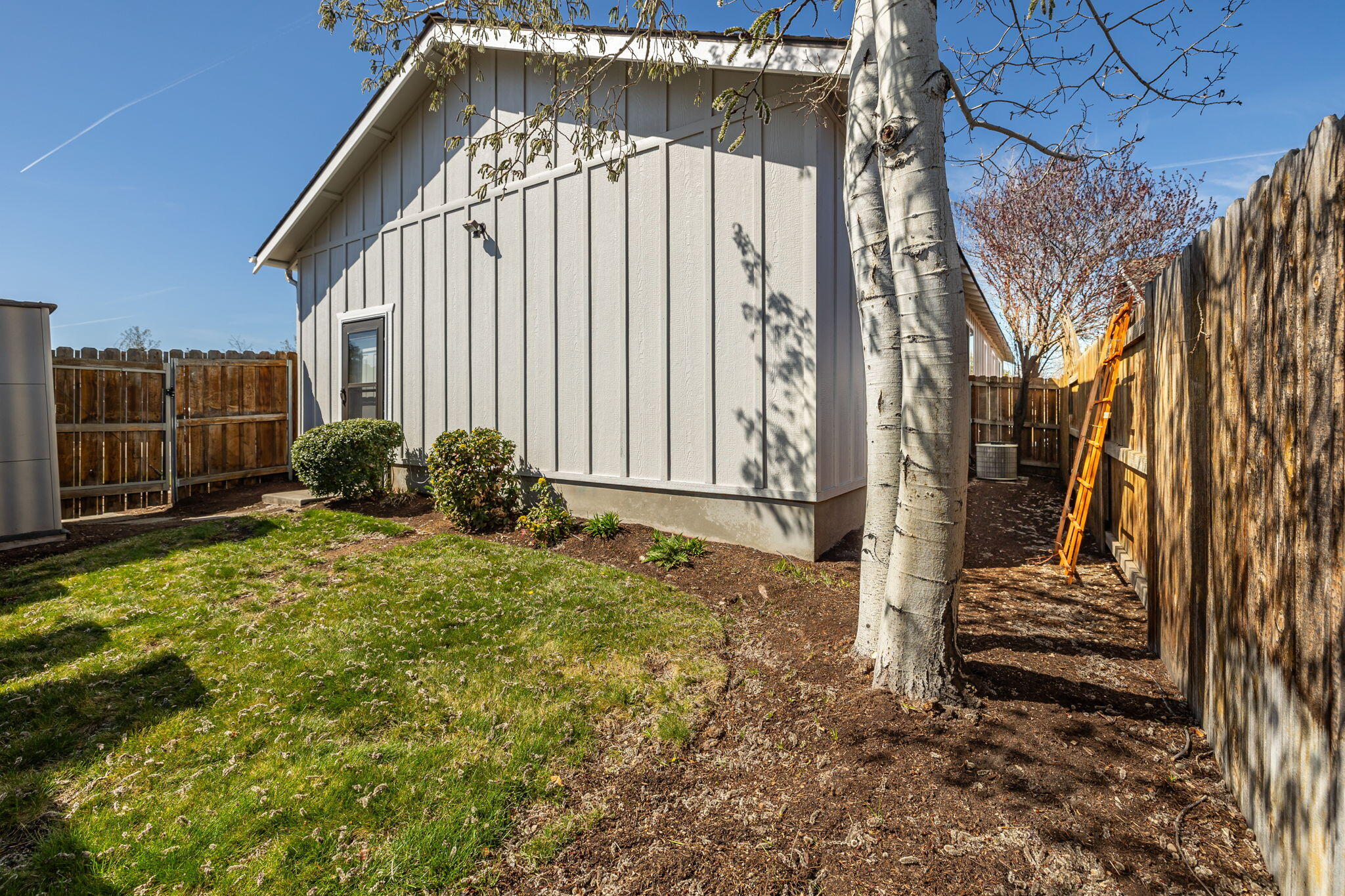 2902 Northeast Pinnacle Place Bend, OR 97701 - Photo 33 of 36 34-web-or-mls-Riley Visuals-10