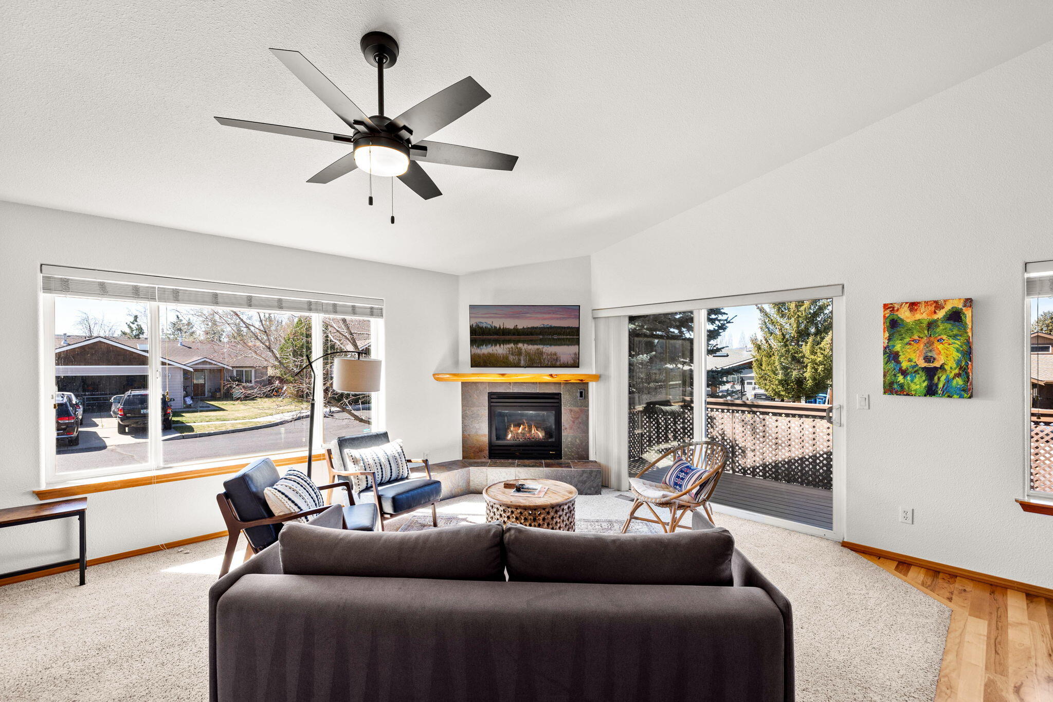 2902 Northeast Pinnacle Place Bend, OR 97701 - Photo 6 of 36 4-web-or-mls-Riley Visuals-16