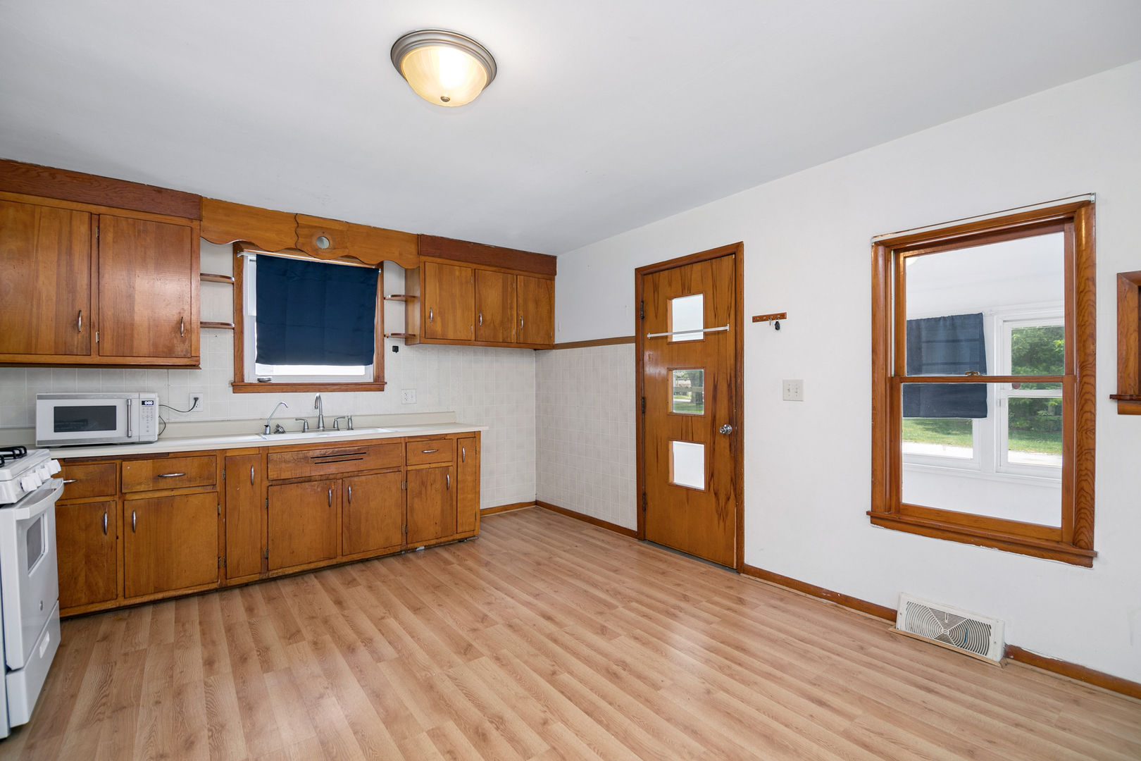 288 South Walnut Street Chebanse, IL 60922 - Photo 4 of 14