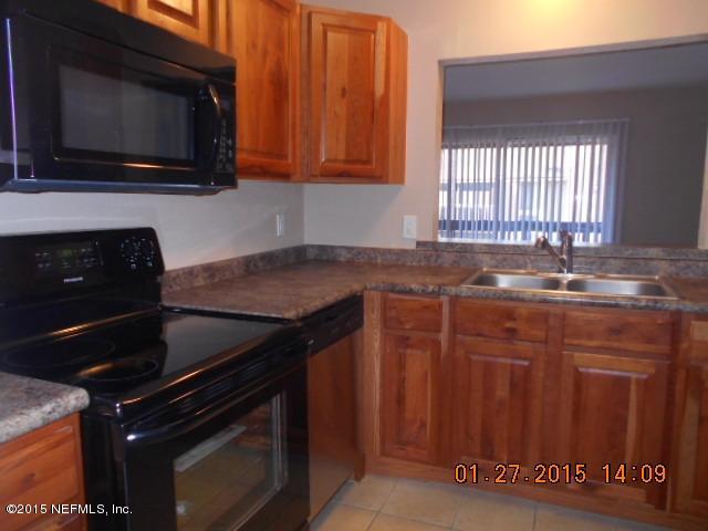 8849 Old Kings Road, Unit 182 Jacksonville, FL 32257 - Photo 8 of 10 kitchen