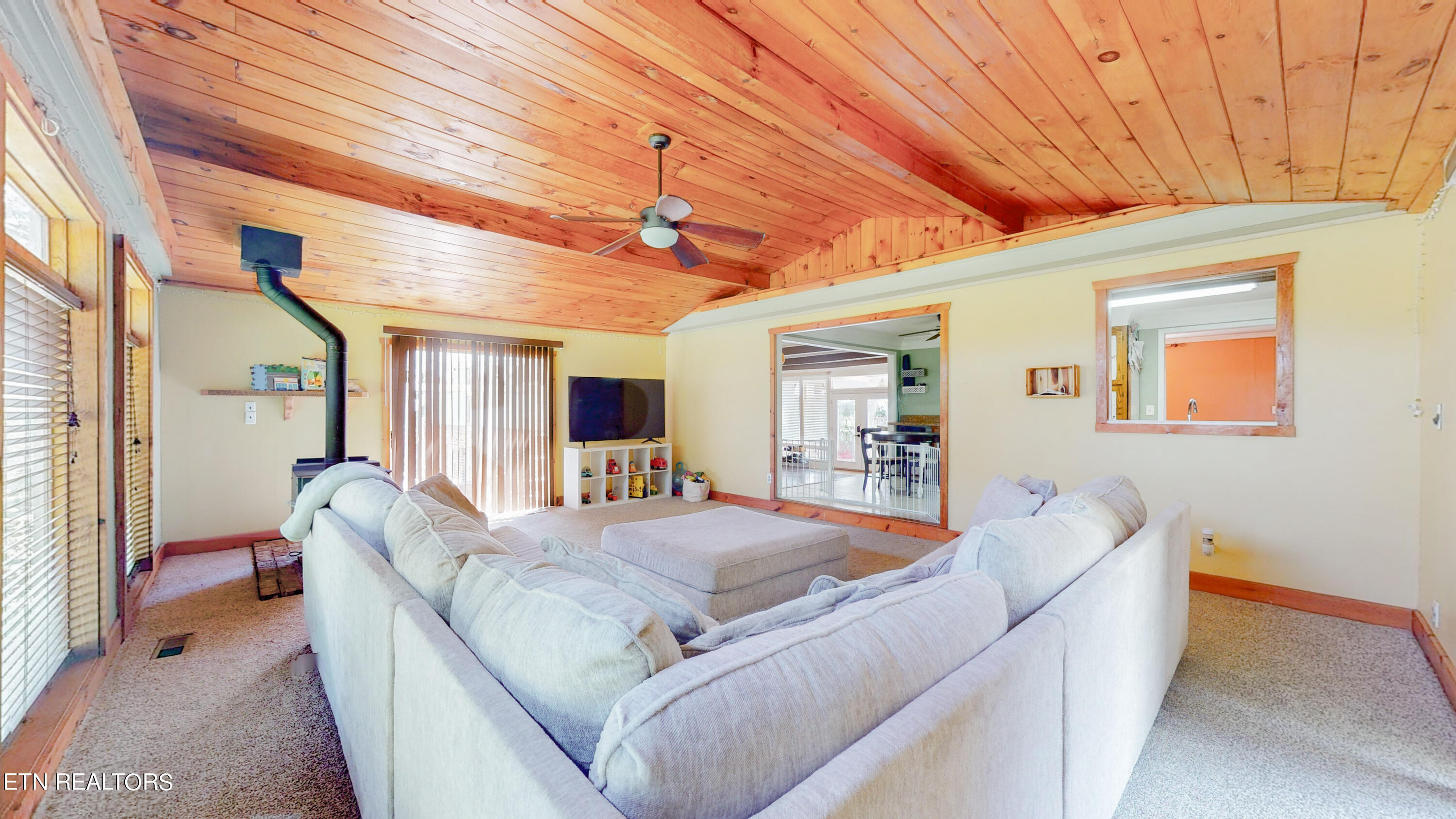 412 Glenlock Road Sweetwater, TN 37874 - Photo 13 of 53 Family Room